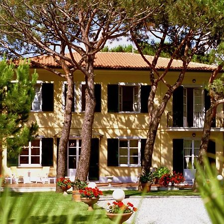 Hotel Villa Fiorisella Марина ди Маса Екстериор снимка