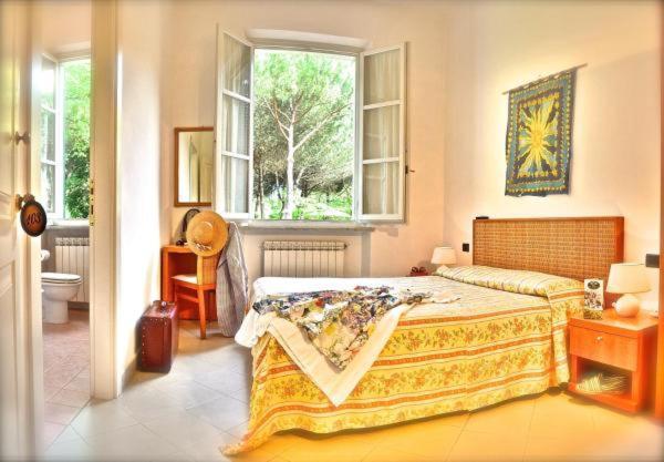 Hotel Villa Fiorisella Марина ди Маса Екстериор снимка