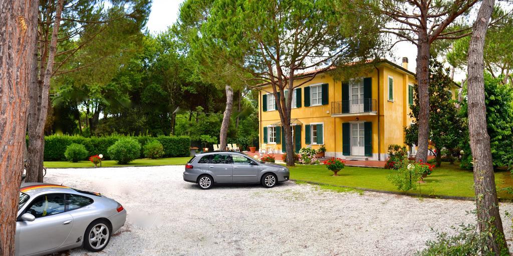 Hotel Villa Fiorisella Марина ди Маса Екстериор снимка