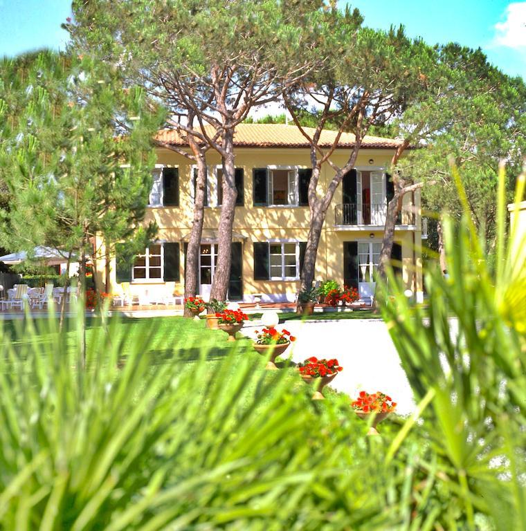 Hotel Villa Fiorisella Марина ди Маса Екстериор снимка