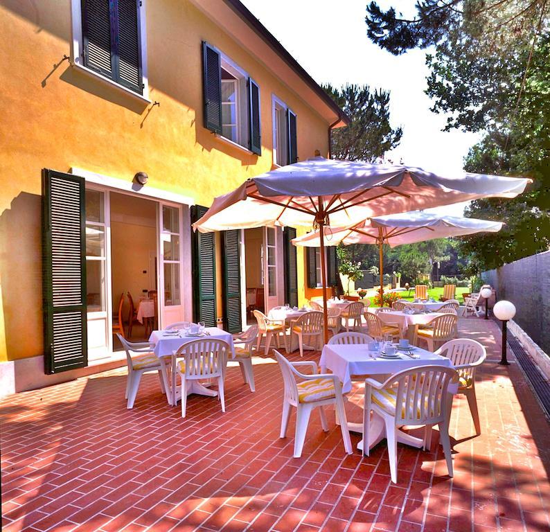 Hotel Villa Fiorisella Марина ди Маса Екстериор снимка