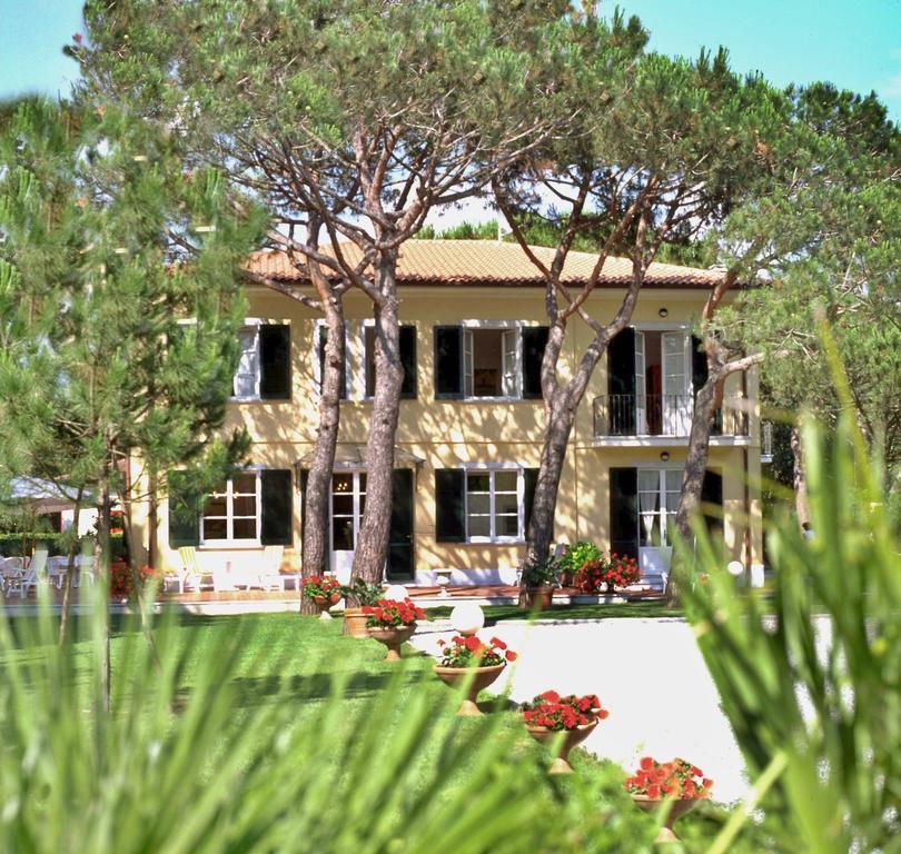 Hotel Villa Fiorisella Марина ди Маса Екстериор снимка